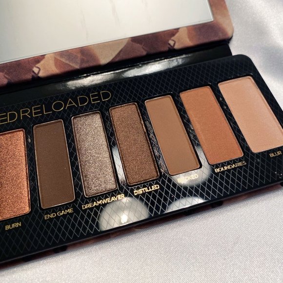 Urban Decay NAKED Reloaded Eyeshadow Palette - Picture 7 of 8